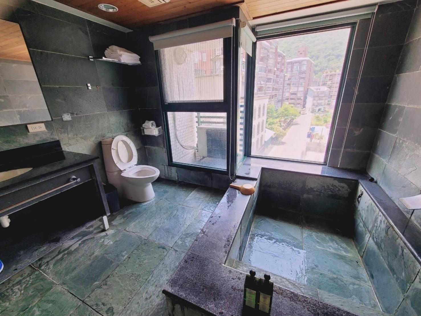 Ferienwohnung 暖暖窩溫泉湯旅 Jiaoxi Exterior foto